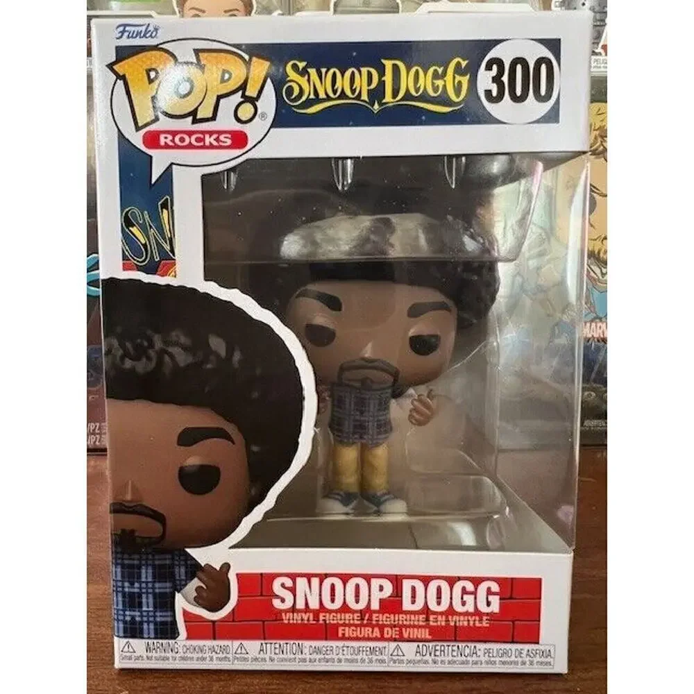 Funko Pop! Rocks - Snoop Dogg #300 Pop Protector - Picture 1 of 6